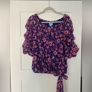 Beautiful CeCe floral blouse ~ size M